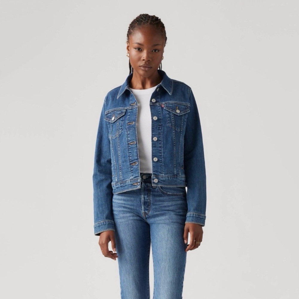Levi’s Classic Denim Trucker Jacket Effortless Cool Vibe Closet Staple | M